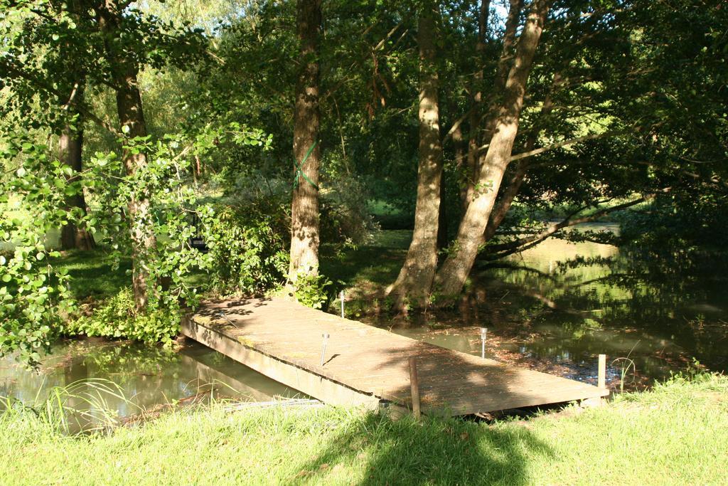 Bed and Breakfast Le Petit Moulin Faverelles Екстер'єр фото